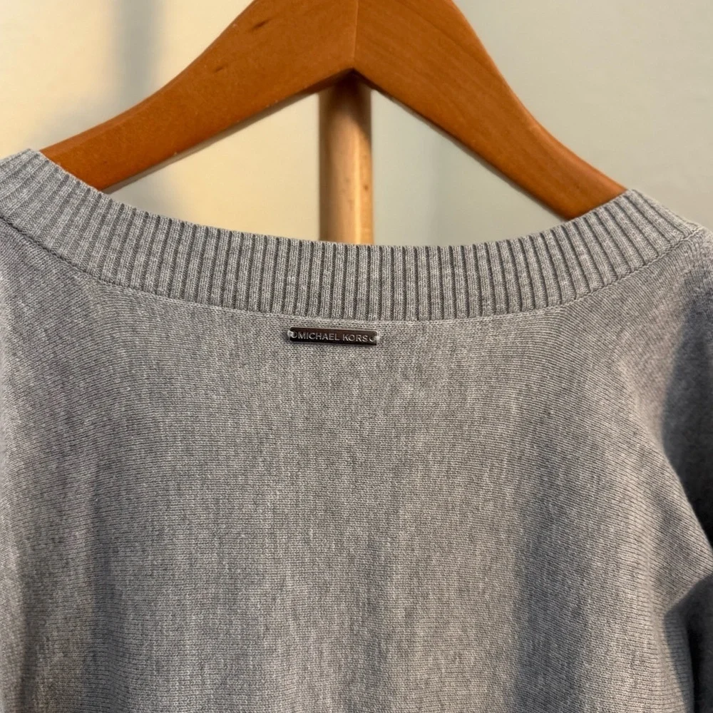 Michael Kors Light Gray V-Neck Oversized Fit Sweater Top Women’s Size Large